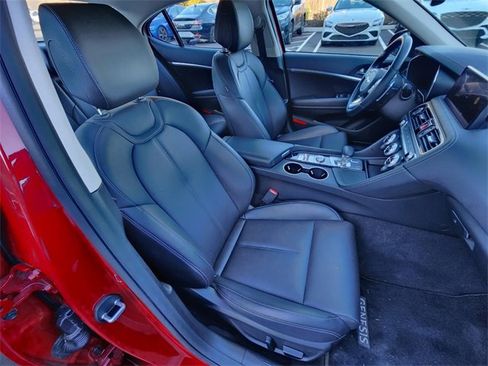 Used 2023 Genesis G70 2.0T image 22