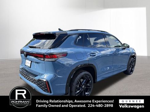 New 2025 Volkswagen Tiguan SE R-Line image 10