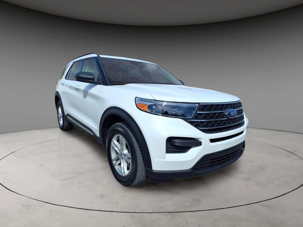 Used 2023 Ford Explorer XLT AWD/4WD image 7