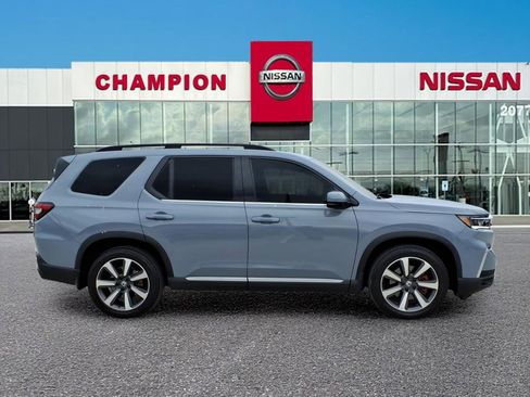 Used 2025 Honda Pilot Elite image 8