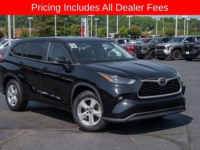 Used 2023 Toyota Highlander LE