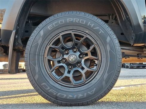 Used 2023 Toyota Tacoma TRD Sport image 7
