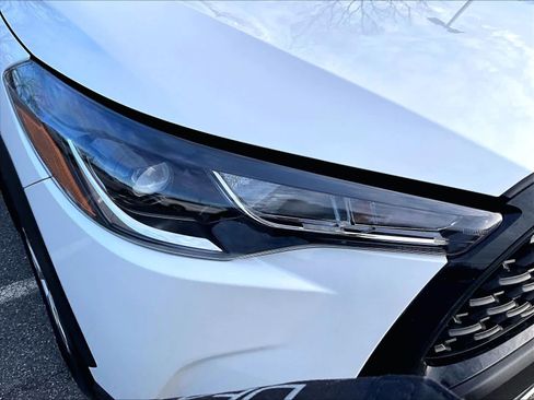 Certified 2024 Toyota Corolla Cross L image 32