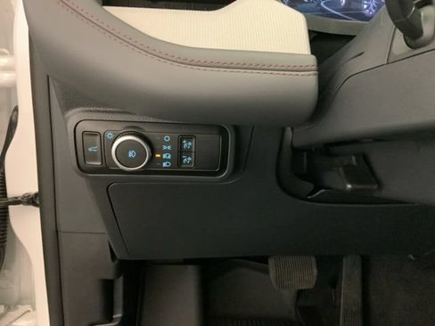 New 2026 Ford Explorer Active w/ Active Comfort Package AWD/4WD image 17