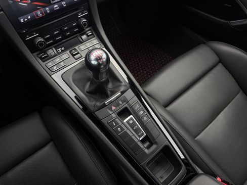 Certified 2018 Porsche 911 Carrera T RWD image 25