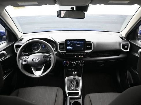 Used 2022 Hyundai Venue SE FWD image 9