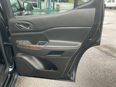 Used 2023 GMC Acadia Denali w/ Denali Technology Package image 15