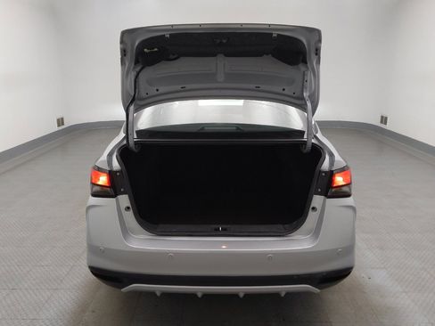 Used 2025 Nissan Versa SV FWD image 29