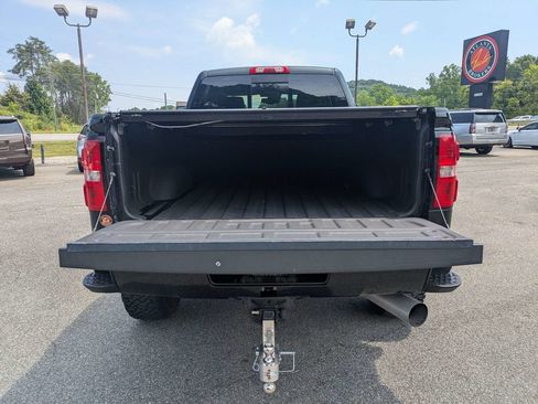 Used 2018 GMC Sierra 2500 Denali w/ Duramax Plus Package AWD/4WD image 6