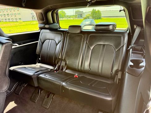 Used 2021 Ford Expedition Limited AWD/4WD image 13