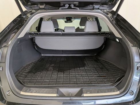 Used 2022 Toyota Venza XLE AWD/4WD image 28