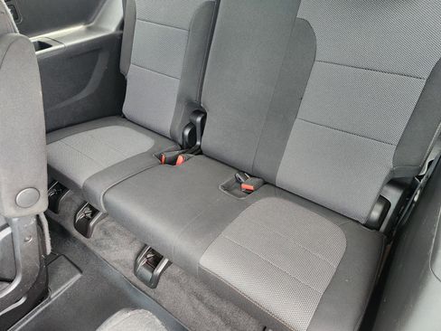 Used 2019 Chevrolet Traverse LT FWD image 32
