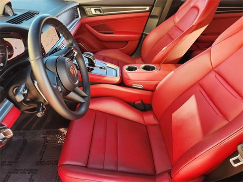 Used 2023 Porsche Panamera 4 Platinum Edition image 13