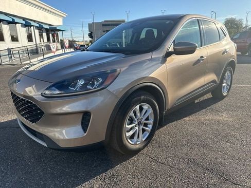 Certified 2020 Ford Escape SE image 3