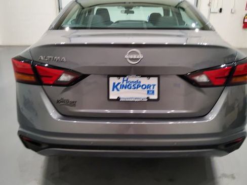 Used 2025 Nissan Altima 2.5 SV FWD image 4