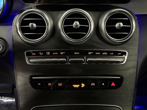 Used 2022 Mercedes-Benz GLC 300 image 32