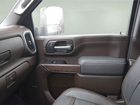 Used 2023 GMC Sierra 2500 Denali w/ Denali Ultimate Package AWD/4WD image 20