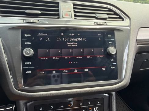Used 2023 Volkswagen Tiguan SEL R-Line AWD/4WD image 10