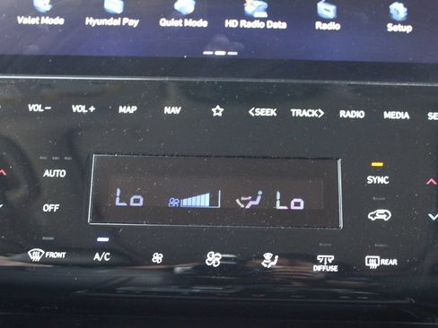 Used 2024 Hyundai Tucson Limited AWD/4WD image 25