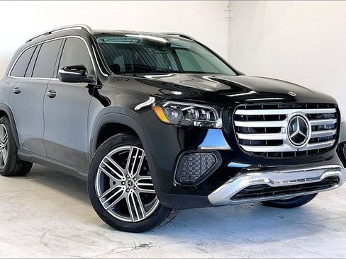Used 2026 Mercedes-Benz GLS 450 4MATIC image 1