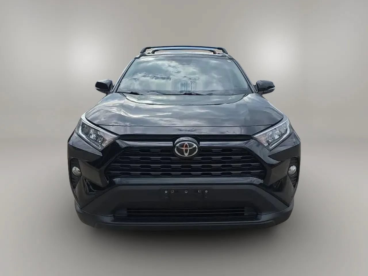 Used 2021 Toyota RAV4 XLE Premium AWD/4WD image 4