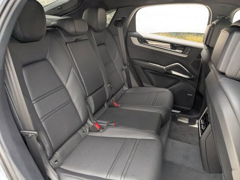 New 2026 Porsche Cayenne E-Hybrid Coupe AWD/4WD image 25