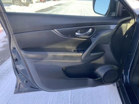 Used 2016 Nissan Rogue SL w/ SL Premium Package image 23