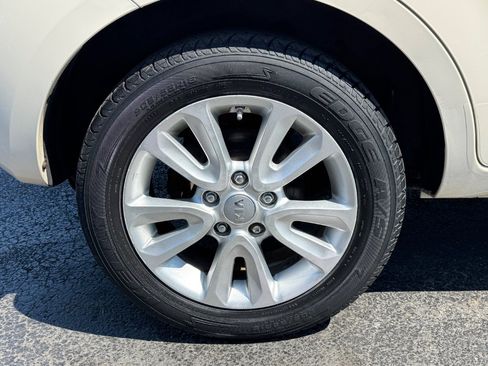 Used 2013 Kia Soul FWD image 11