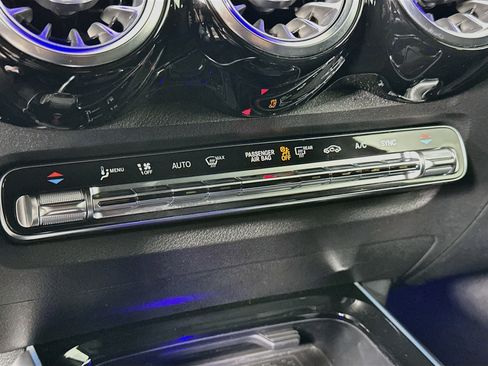 Used 2024 Mercedes-Benz GLB 250 w/ Exclusive Package image 24