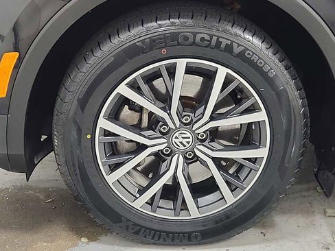 Used 2019 Volkswagen Tiguan SE image 10