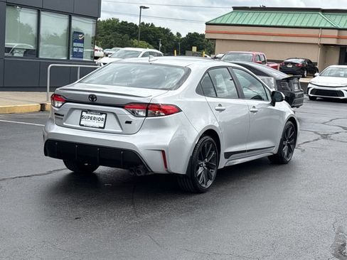 Used 2025 Toyota Corolla SE FWD image 3