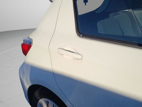 Used 2014 Toyota Yaris L image 14