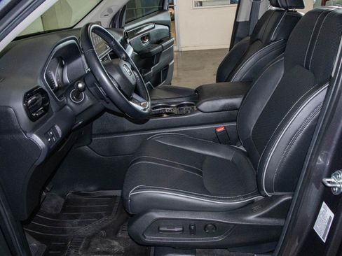 Used 2025 Honda Pilot Elite image 8
