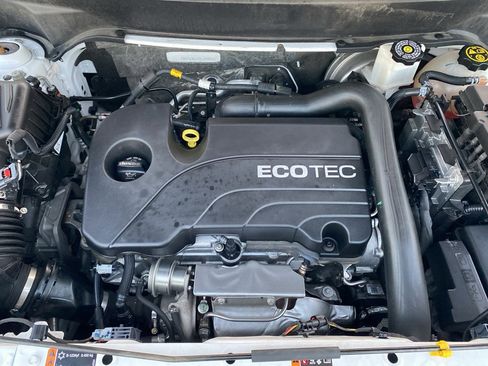 Used 2022 GMC Terrain SLE w/ Elevation Edition image 14