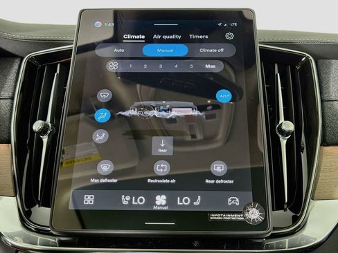 New 2026 Volvo XC90 B6 Plus w/ Protection Package Premier AWD/4WD image 16
