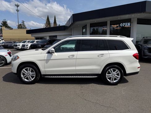 Used 2016 Mercedes-Benz GL 450 4MATIC w/ Premium I Package image 2