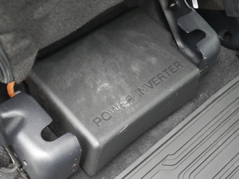 Used 2023 Ford F150 Lariat image 39