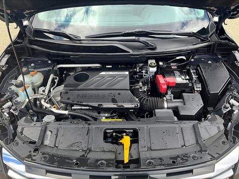 Used 2024 Nissan Rogue SV AWD/4WD image 11