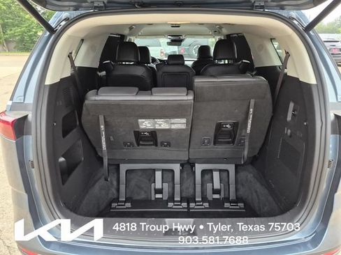 Certified 2024 Kia Carnival EX FWD image 9
