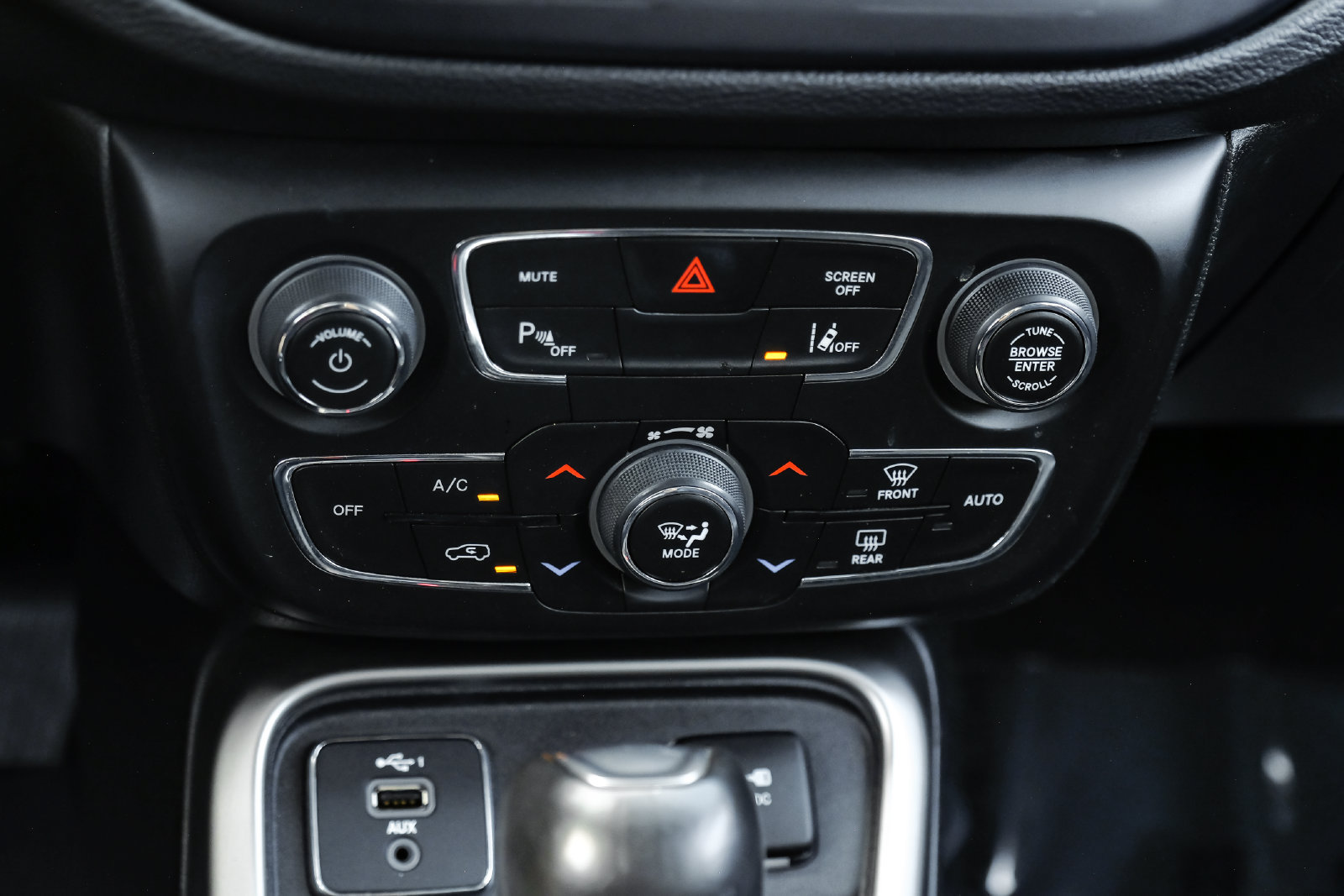 Used 2021 Jeep Compass Latitude w/ Driver Assistance Group FWD image 27