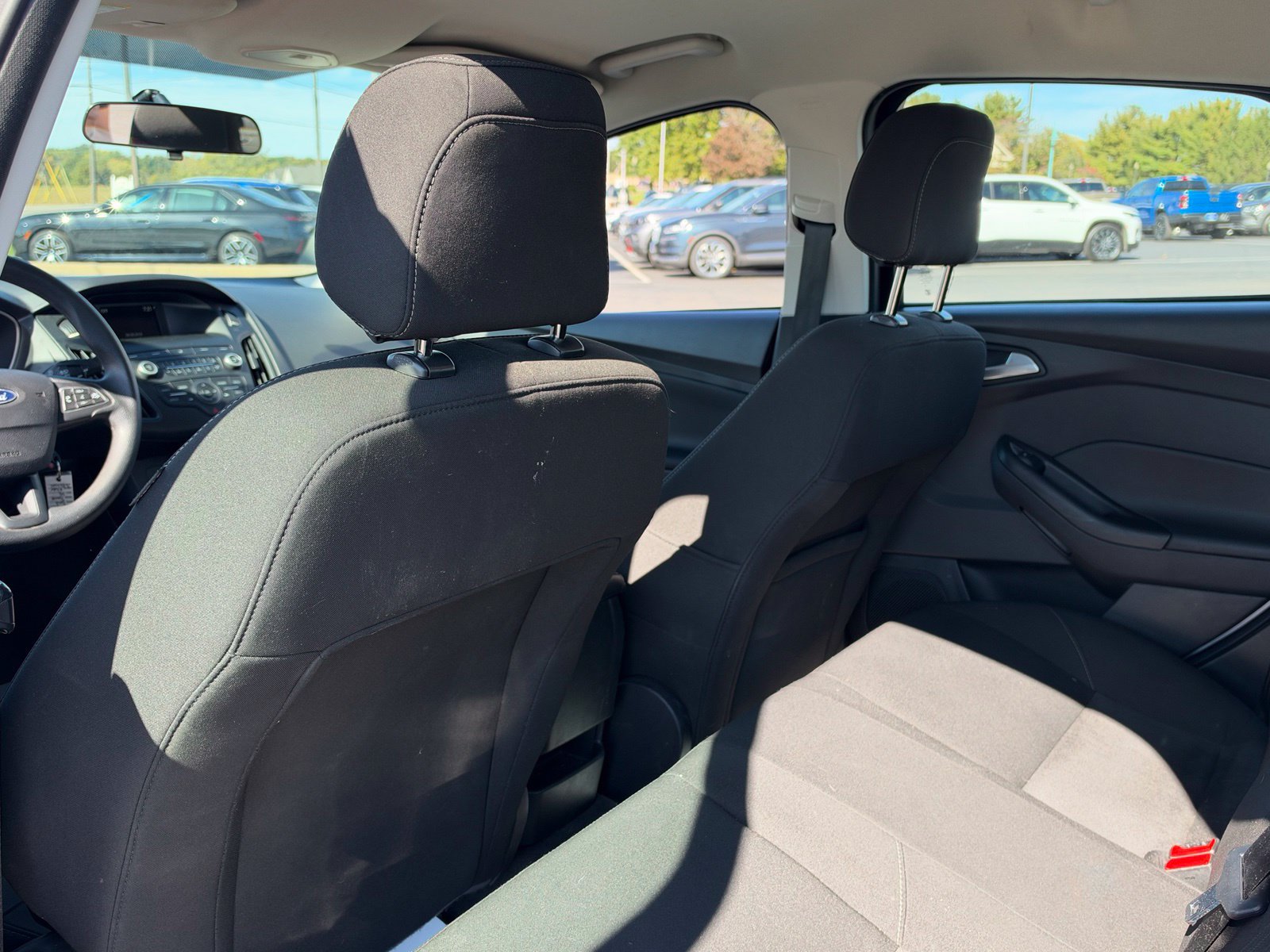 Used 2018 Ford Focus SE FWD image 22