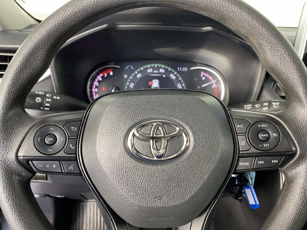 Used 2024 Toyota RAV4 LE AWD/4WD image 15
