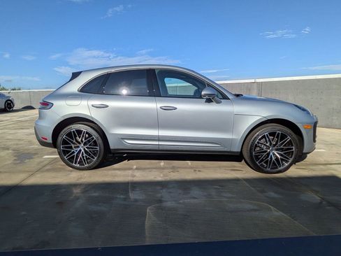 Certified 2025 Porsche Macan AWD/4WD image 8