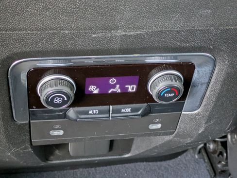 Used 2024 Chevrolet Tahoe LT RWD image 21