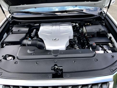 Certified 2023 Lexus GX 460 Premium w/ Premium Package AWD/4WD image 32