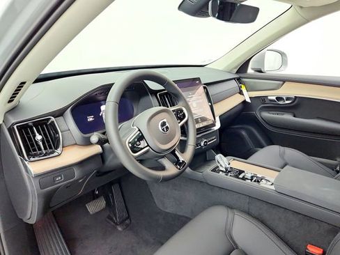 New 2026 Volvo XC90 B6 Plus w/ Protection Package Premier image 16