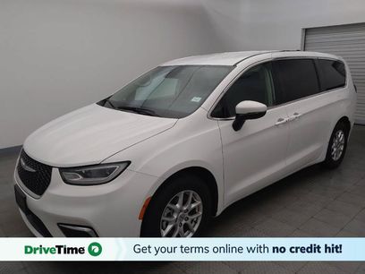 Used 2023 Chrysler Pacifica Touring-L