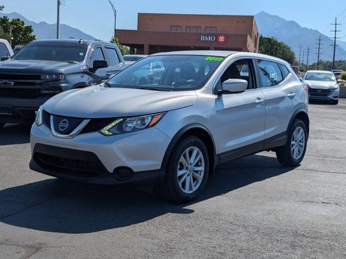 Used 2019 Nissan Rogue Sport S w/ Appearance Package AWD/4WD image 8