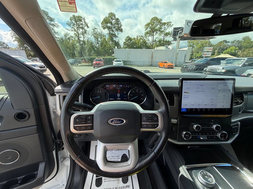 Used 2022 Ford Expedition XLT RWD image 9