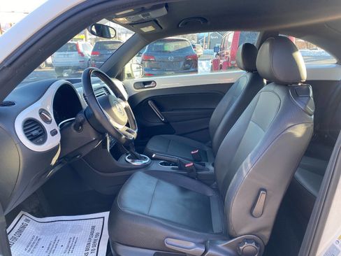 Used 2012 Volkswagen Beetle 2.5 image 9